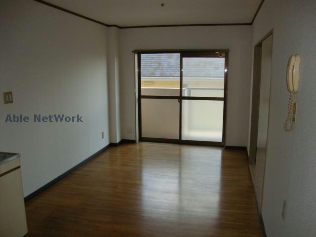 居室・リビング　※別部屋の写真です