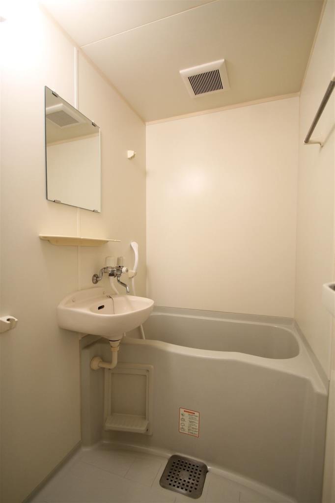 バス・シャワールーム　バストイレ別