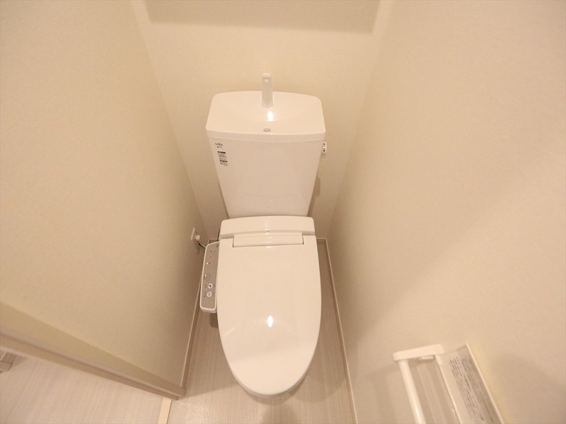 トイレ　温水洗浄暖房便座付トイレ