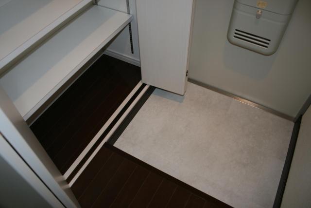 玄関　※同タイプ部屋の写真です。