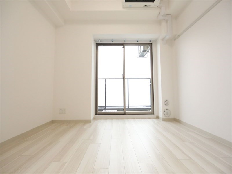 バルコニー　洋室7帖　2面採光　エアコン付　クローゼット付　バルコニー