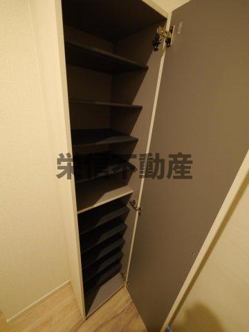 玄関　下駄箱もしっかりついてます！