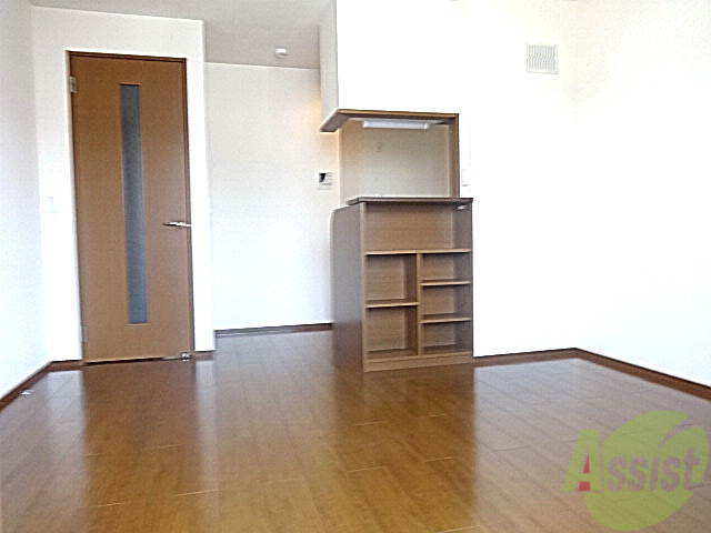 居室・リビング　カウンター下に収納あります♪