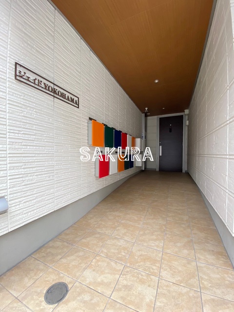 エントランス　お洒落な建物デザイン♪