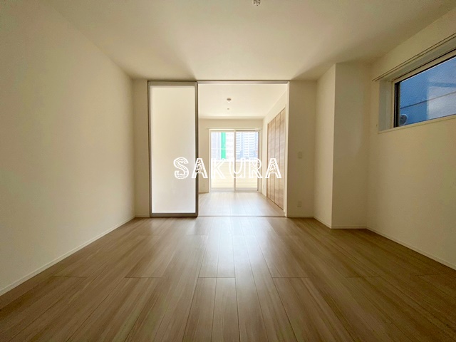 居室・リビング　開放感のあるゆったりとしたお部屋です♪