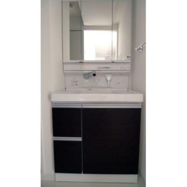 洗面設備　※写真は同タイプ住戸です。