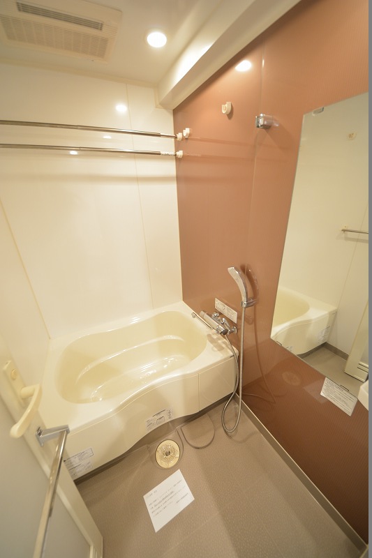 バス・シャワールーム　ISM谷町六丁目　浴室換気乾燥暖房機付バスルーム