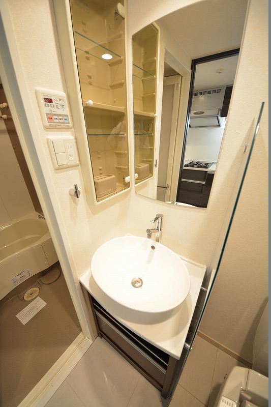 洗面設備　ISM谷町六丁目　ボウル型独立洗面化粧台