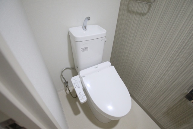 トイレ　※別室の参考写真の為、現況優先です。