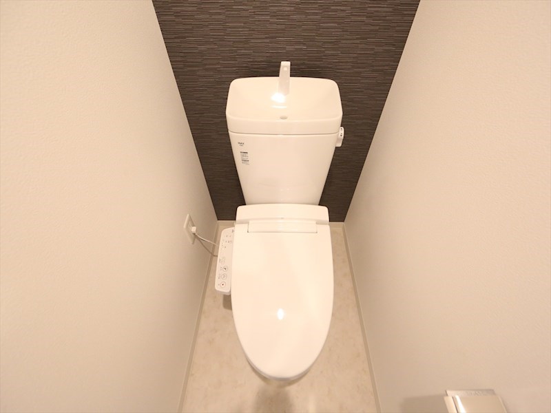 トイレ　温水洗浄暖房便座付トイレ