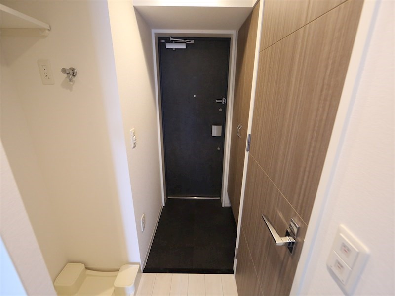 玄関　玄関　シューズボックス付（収納充実してます）