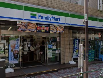 コンビニ　ファミリーマート 杉並和泉店（コンビニ）まで141m