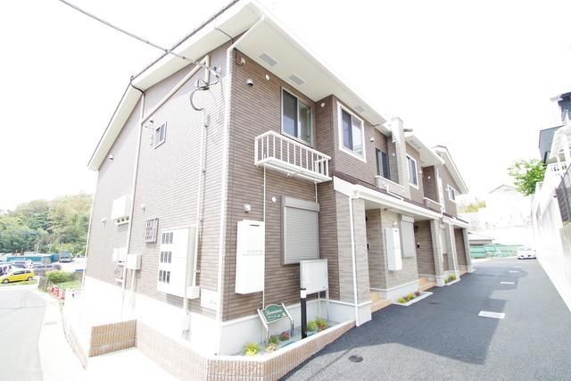 建物外観　☆築１年のきれいなアパート♪設備充実☆