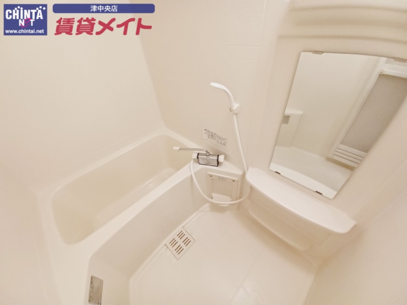 バス・シャワールーム　同型参考写真
