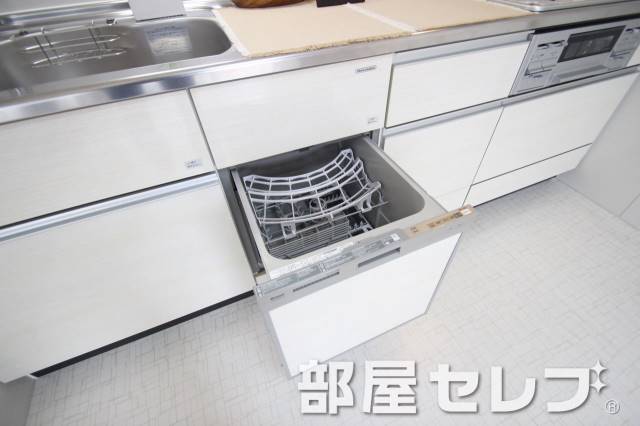 その他設備　食器洗乾燥機付き。