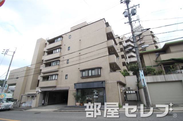 建物外観　分譲賃貸マンション。