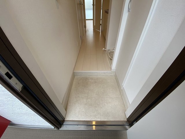玄関　同物件別室写真