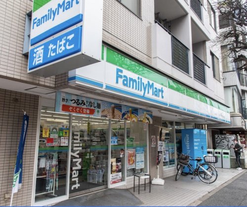 コンビニ　ファミリーマート 上馬交差点前店（コンビニ）まで182m