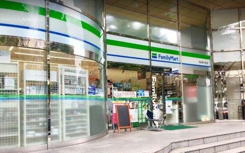 コンビニ　ファミリーマート 渋谷NHK前店（コンビニ）まで110m