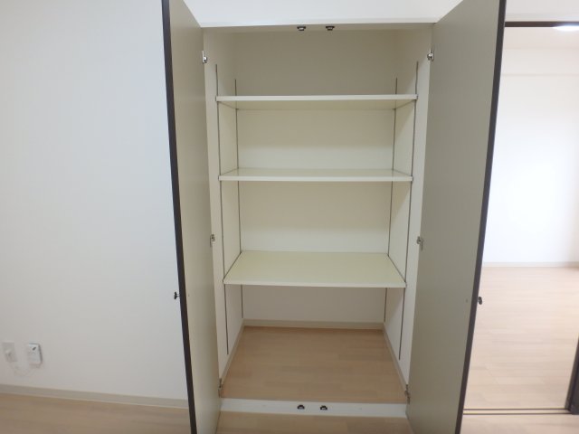収納　リビングには収納もあり、広々お使いいただけます☆