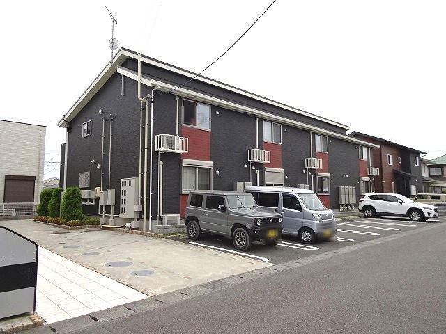 ＪＲ東海道本線 焼津駅 バス乗車時間：14分 最寄りバス停で下車 徒歩8分 築7年