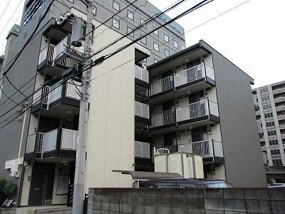 レオパレス駅東の玄関写真