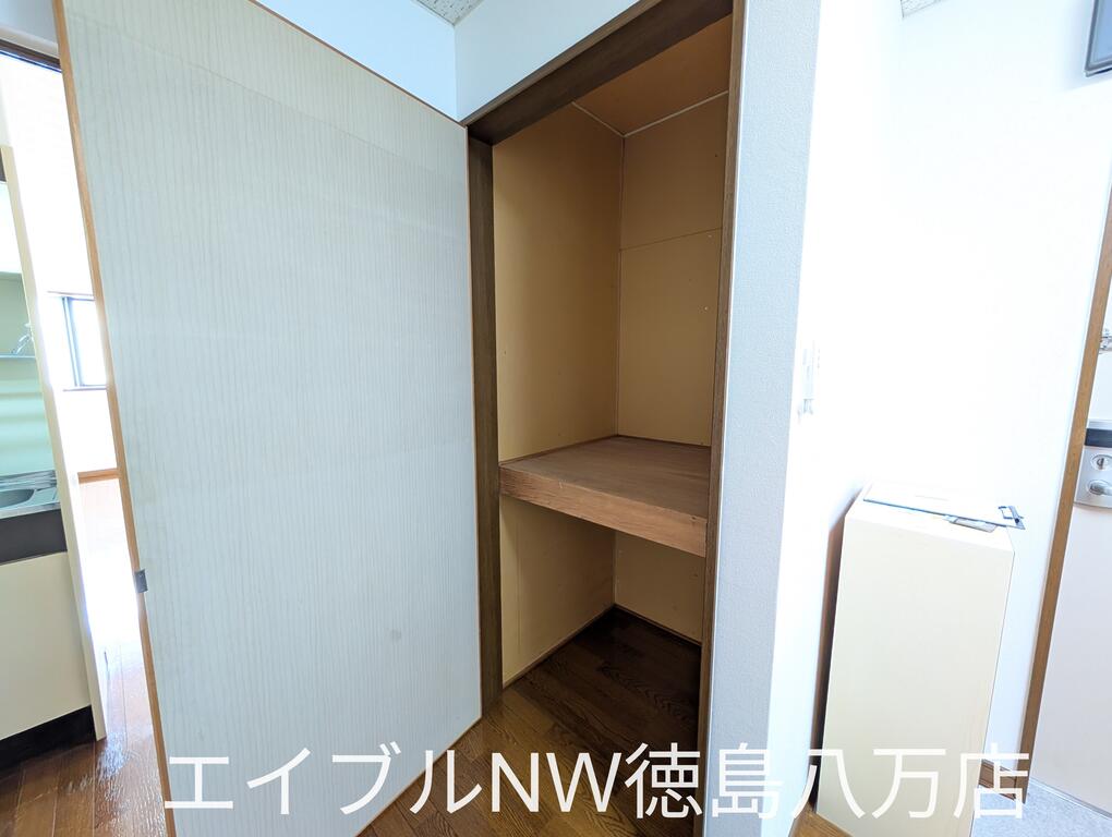 ＪＲ牟岐線 阿波富田駅 徒歩10分 3階建 築33年の内装写真