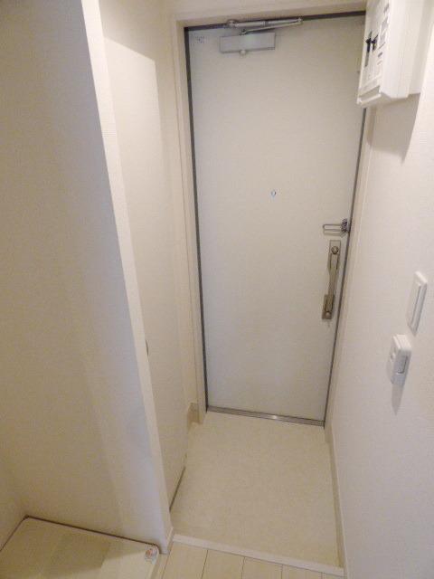つくばエクスプレス 六町駅 徒歩15分 3階建 築12年の玄関写真