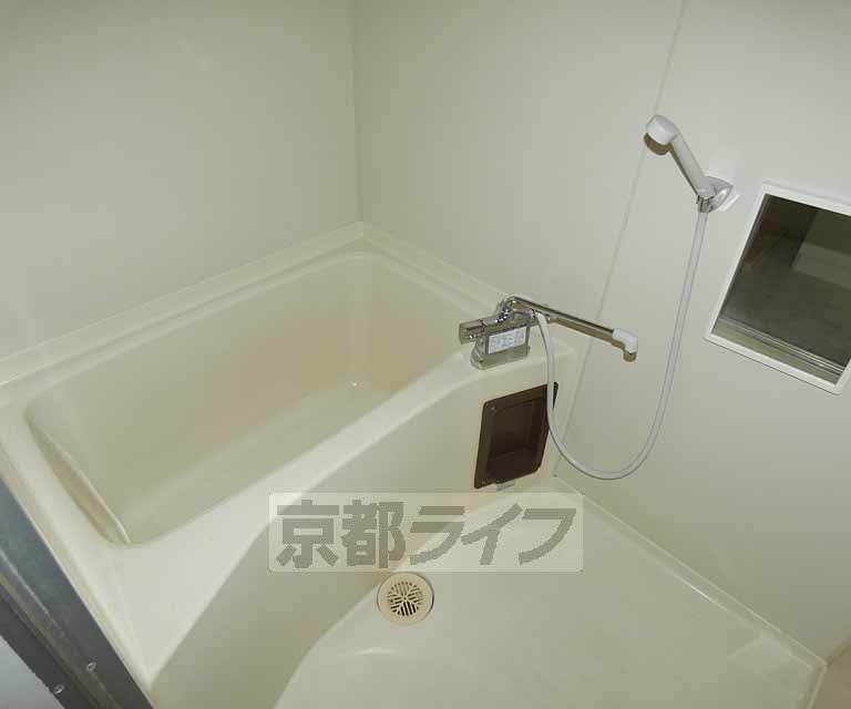 ＪＲ奈良線 ＪＲ藤森駅 徒歩3分 3階建 築37年の風呂写真