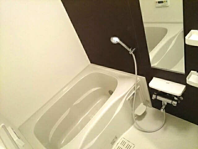 バス・シャワールーム　別居室の参考写真となります