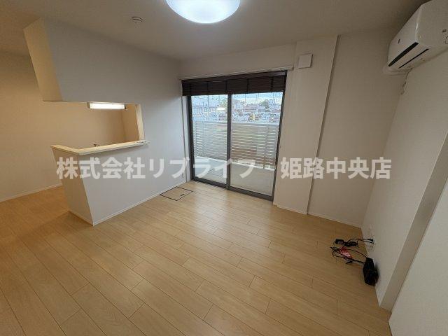 フォレスタ南条の居間写真