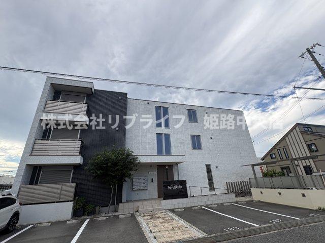 フォレスタ南条の玄関写真