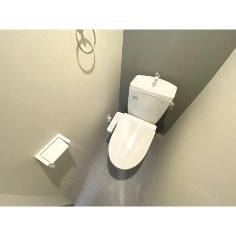 阪急千里線 吹田駅 徒歩10分 10階建 築5年のトイレ写真