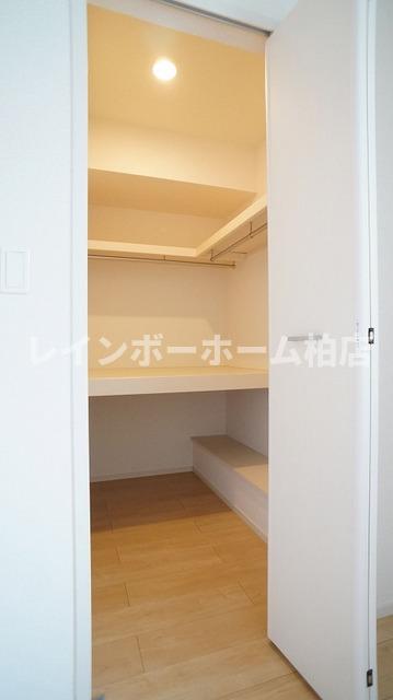 収納　ウォークインクローゼットです
