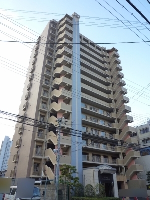 神戸市中央区吾妻通のマンションの建物外観