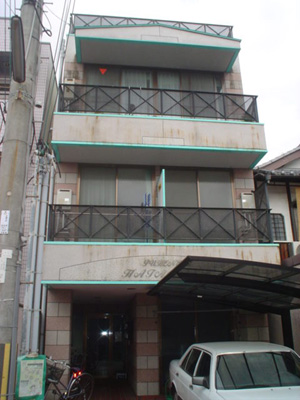 京都市上京区上御霊馬場町のマンションの建物外観