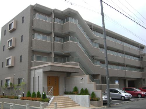 名古屋市南区白雲町のマンションの建物外観
