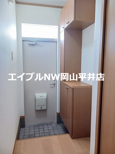 【瀬戸内市長船町土師のアパートの玄関】