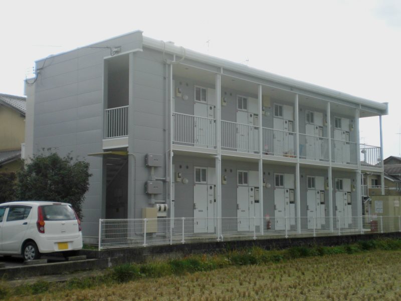 レオパレスＨｏｕｓｅＫＥＩＹＡの建物外観