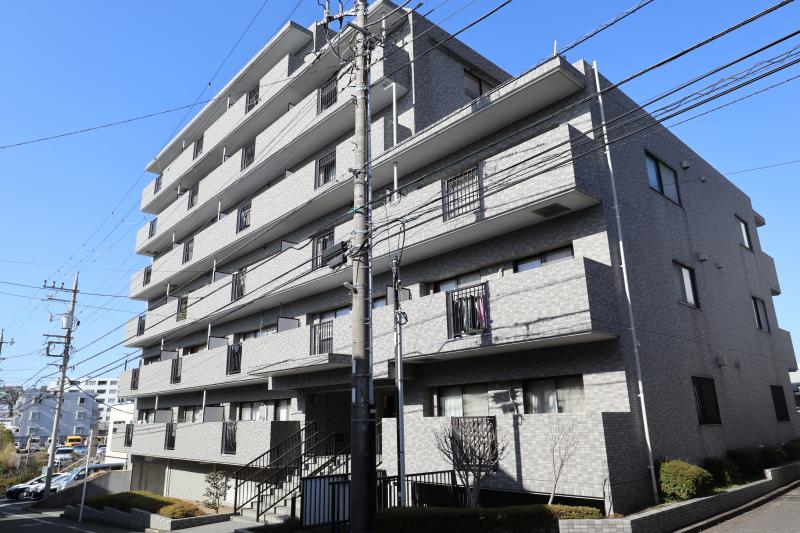 横浜市泉区緑園のマンションの建物外観