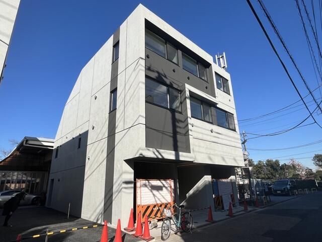 町田市小川のマンションの建物外観