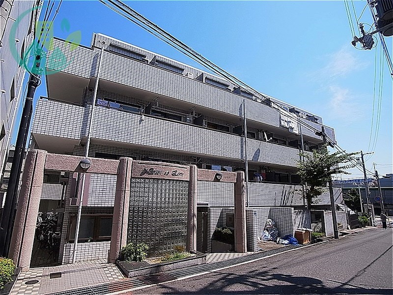 【神戸市灘区岩屋中町のマンションの建物外観】