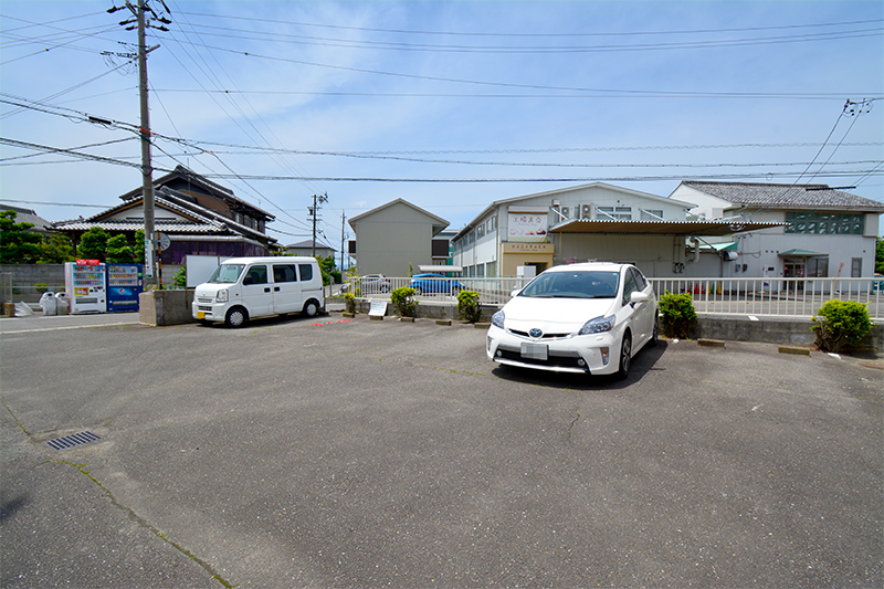 【アシスト第3岐阜マンションの駐車場】