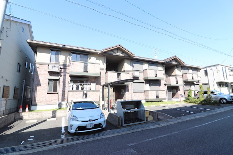 【橿原市豊田町のアパートの駐車場】