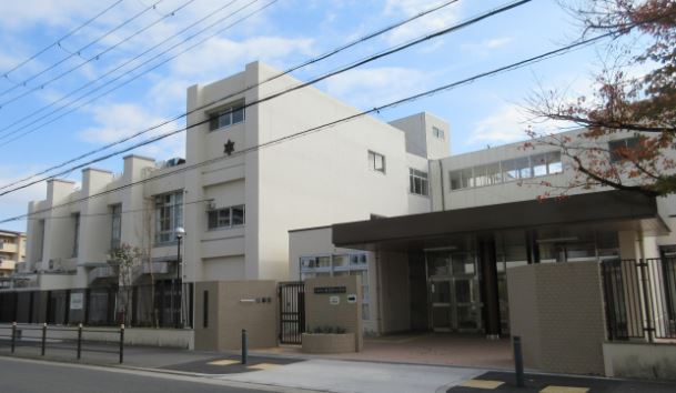 【大阪市東淀川区北江口のマンションの小学校】