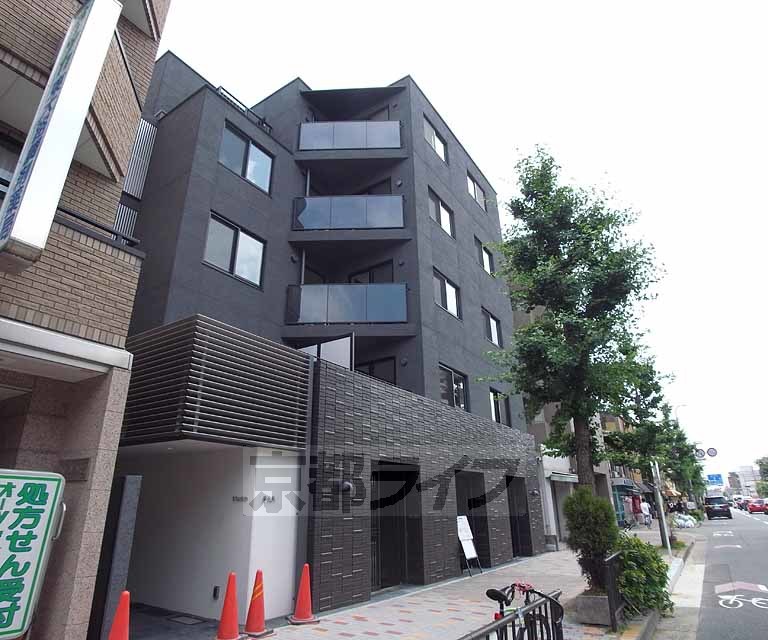 京都市左京区聖護院西町のマンションの建物外観