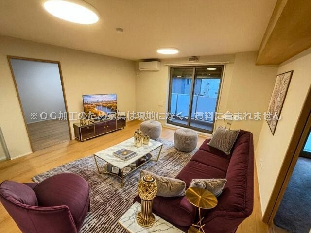 居室・リビング　※ＣＧ加工のため家具は現地になく、賃料に含まれません。