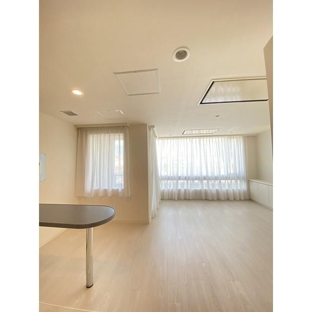 居室・リビング　【洋室】■エアコン■２面採光■24時間換気システム