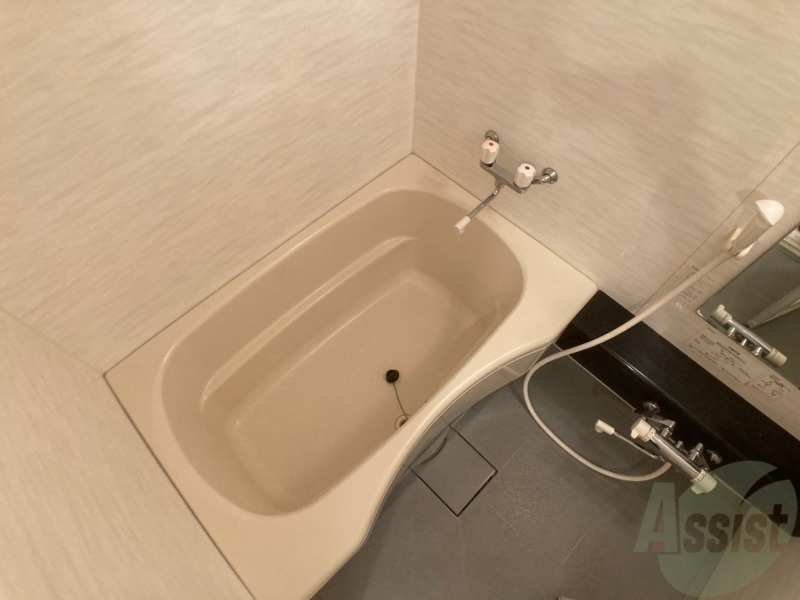 バス・シャワールーム　お風呂になります。一日の疲れを癒してくださいね。