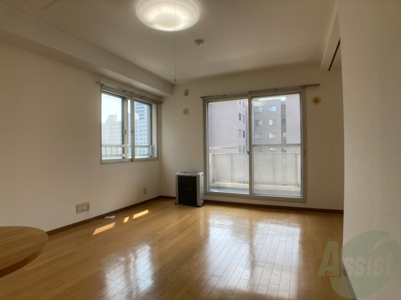 居室・リビング　広くてキレイなお部屋が広がっていて、充実した生活が送れそう。